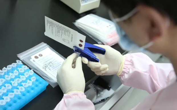 鉴定者需求解决自身的疑惑，私自取样本做亲子鉴定犯法吗？