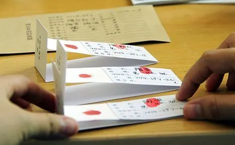 除了血液人的唾液能做亲子鉴定吗？能亲子鉴定人的遗传病史吗？